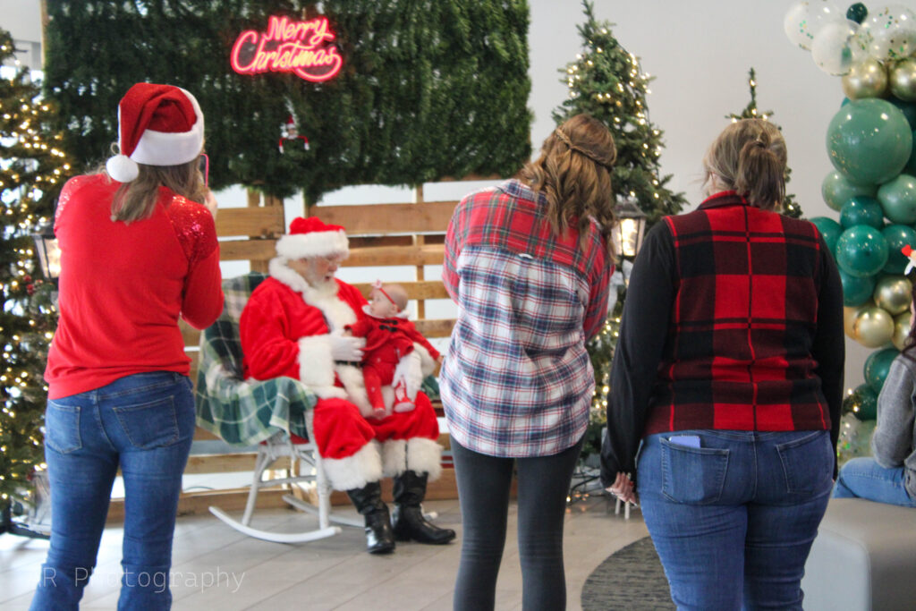 Santa photos in the NRCC Lobby.